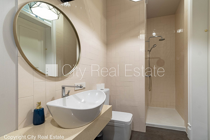 Fasādes māja, renovēta māja, ieeja no ielas, logi vērsti uz ielas pusi, istabas izolētas 2 Rīga - foto 20