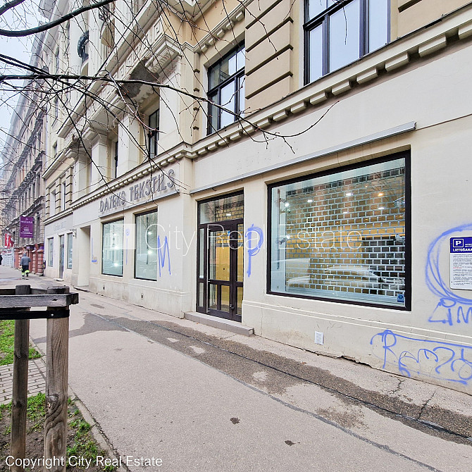 Fasādes māja, viena kvadrātmetra apsaimniekošanas maksa mēnesī  0,38 EUR, ieeja no ielas, Rīga - foto 17