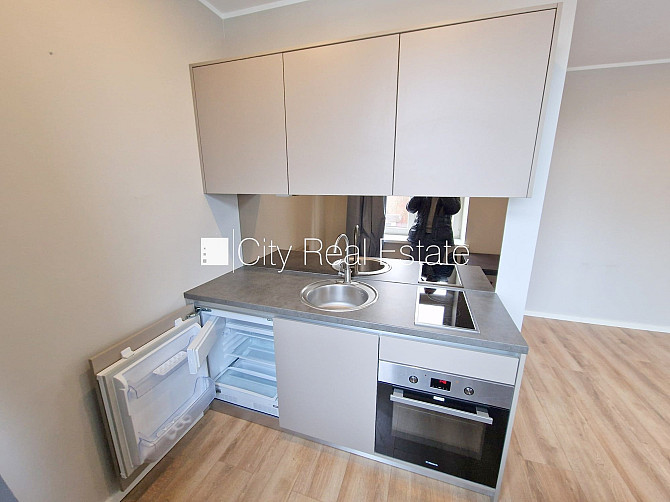 Fasādes māja, renovēta māja, slēgts pagalms, ieeja no ielas un pagalma, kāpņu telpa pēc Rīga - foto 6