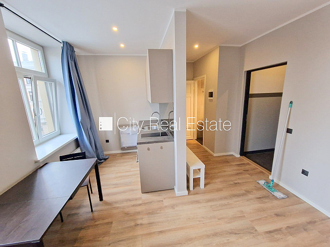 Fasādes māja, renovēta māja, slēgts pagalms, ieeja no ielas un pagalma, kāpņu telpa pēc Rīga - foto 4