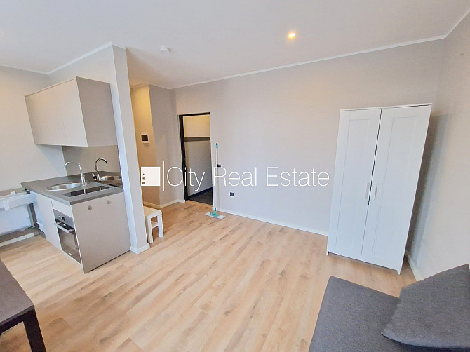 Fasādes māja, renovēta māja, slēgts pagalms, ieeja no ielas un pagalma, kāpņu telpa pēc Rīga - foto 11