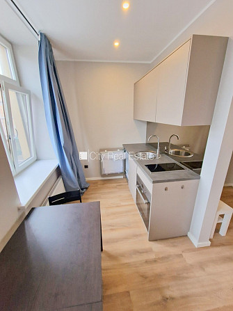 Fasādes māja, renovēta māja, slēgts pagalms, ieeja no ielas un pagalma, kāpņu telpa pēc Rīga - foto 7