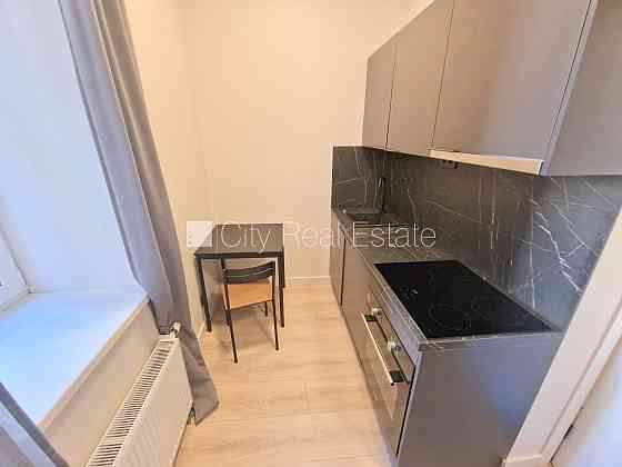 Фасадный дом, реновированный дом, закрытый двор, охраняемая территория, вход с Рига