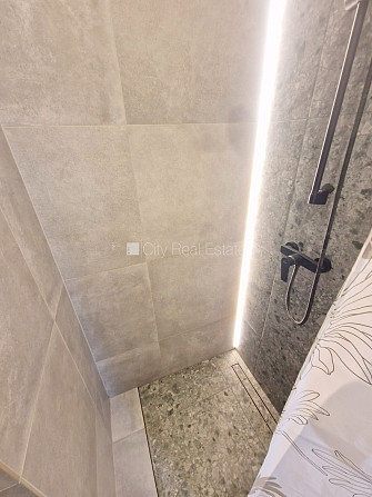 Фасадный дом, реновированный дом, закрытый двор, охраняемая территория, вход с Рига - изображение 12