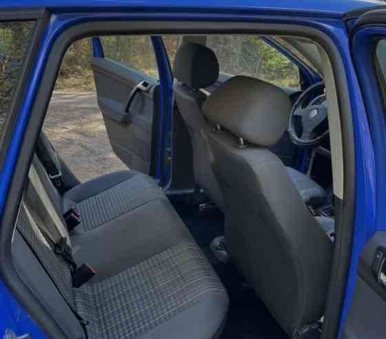 Pārdodu ekonomisku automašīnu. Валмиера