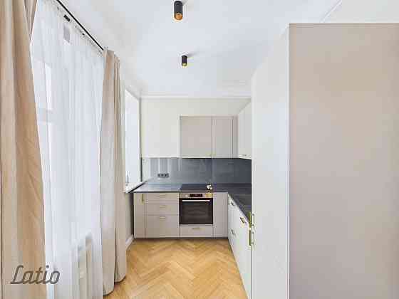 Izīrē gaumīgu un gaišu 3-istabu dzīvokli Rīgas centrā, Stabu ielā. 

Ļoti laba atrašanās vieta  tuvu Rīga