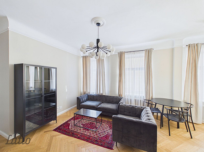 Izīrē gaumīgu un gaišu 3-istabu dzīvokli Rīgas centrā, Stabu ielā. 

Ļoti laba Rīga - foto 1