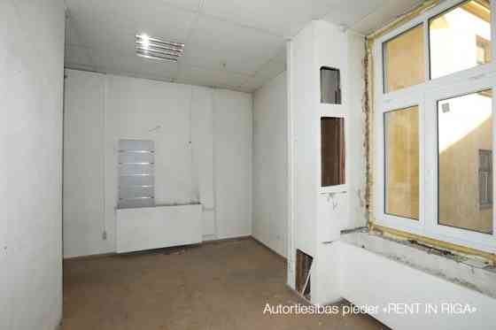 Офисные помещения в районе ТЦ Origo.  2-й этаж. Вход в здание со стороны фасада Рига