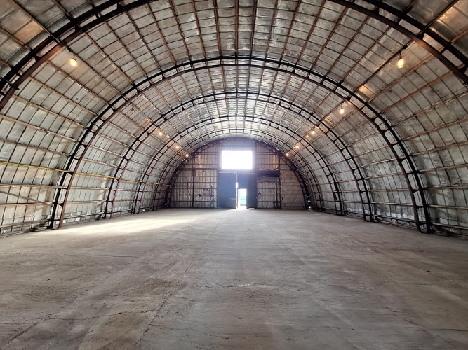 Iznomājam angāru - tīru un plašu angāra tipa noliktavas telpu ar kopējo platību 450 m. Rīga - foto 2