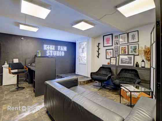 Veikala vai salona telpas puspagrabā. Ar autostāvvietu pagalmā.  Telpās iepriekš atradās tetovēšanas Rīga