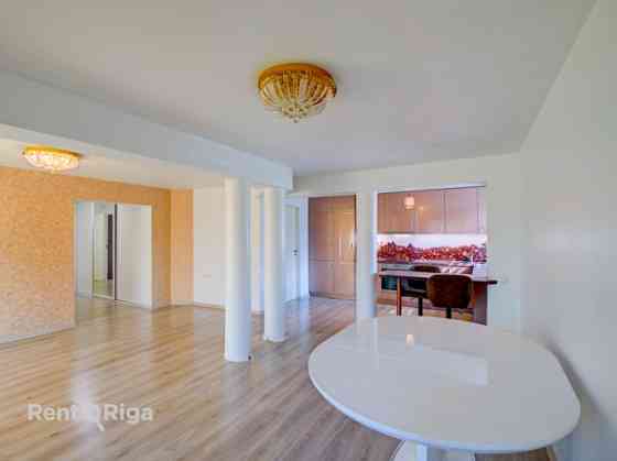 Продаётся 3-комнатная квартира в Юрмале, Слока  Предлагается уютная, светлая и Jūrmala
