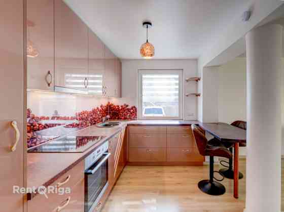 Продаётся 3-комнатная квартира в Юрмале, Слока  Предлагается уютная, светлая и Jūrmala