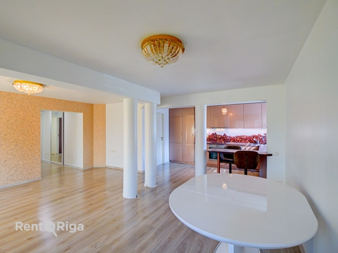 Pārdod 3 istabu dzīvokli Jūrmalā, Slokā  Piedāvājumā mājīgs, gaišs un labi izplānots 3 Jūrmala - foto 3