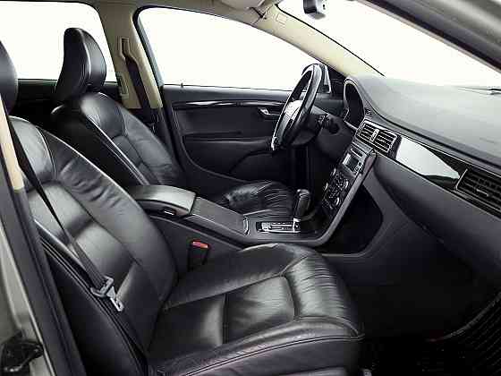 Volvo V70 Summum ATM 2.4 D5 136kW Tallina