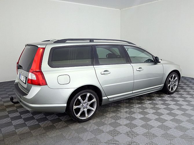 Volvo V70 Summum ATM 2.4 D5 136kW Tallina - foto 3