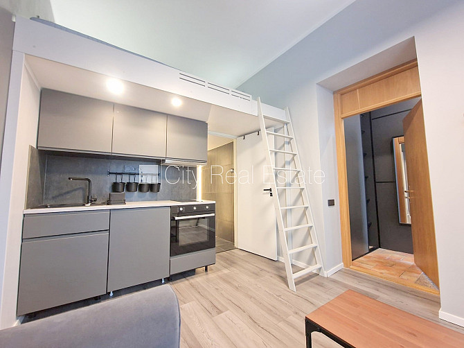 Фасадный дом, реновированный дом, вход с улицы, окна выходят на улицу, Рига - изображение 20