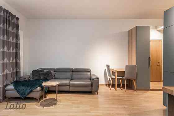 Īrei tiek piedāvāts plašs, mēbelēts 2 istabu dzīvoklis jaunā projektā Miera ielā 103!
Dzīvoklis ir g Рига