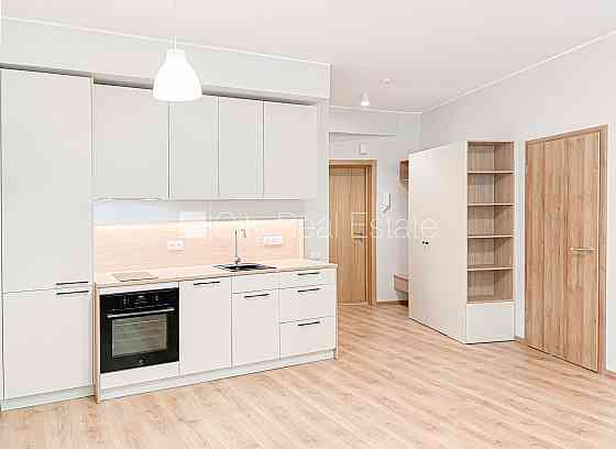 Новостройка, на подвальном этаже доступно кладовое помещение, благоустроенный Rīga