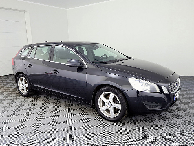 Volvo V60 Summum ATM 2.0 D5 120kW Tallina - foto 1
