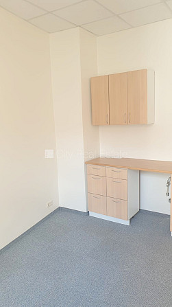 Fasādes māja, renovēta māja, objektu apsargā fiziskā apsardze, ieeja no ielas, ir lifts, Rīga - foto 12