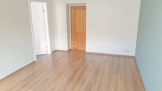 Fasādes māja, renovēta māja, objektu apsargā fiziskā apsardze, ieeja no ielas, ir lifts, Rīga - foto 6