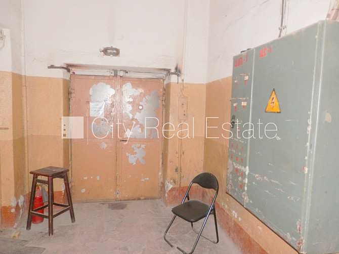 Фасадный дом, закрытый двор, места для нескольких машин, охраняемая территория, Рига - изображение 16