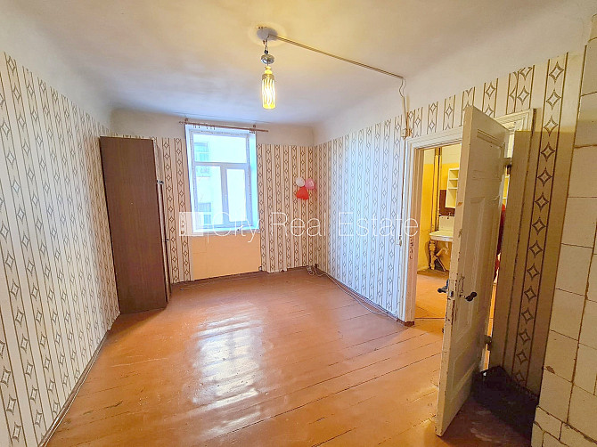 Pagalma ēka, slēgts pagalms, ieeja no pagalma, logi vērsti uz pagalma pusi, viena istaba Rīga - foto 4