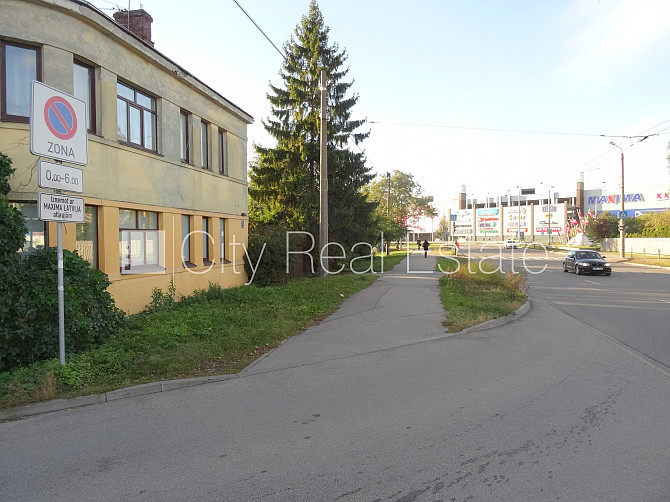 Fasādes māja, ķieģeļu mūra sienas, ieeja no ielas, mājā pieslēgta 3 fāžu Rīga - foto 1