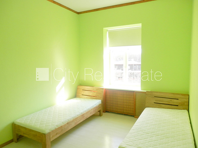 Фасадный дом, закрытый двор, бесплатная стоянка во дворе, вход со двора, Рижский район - изображение 9