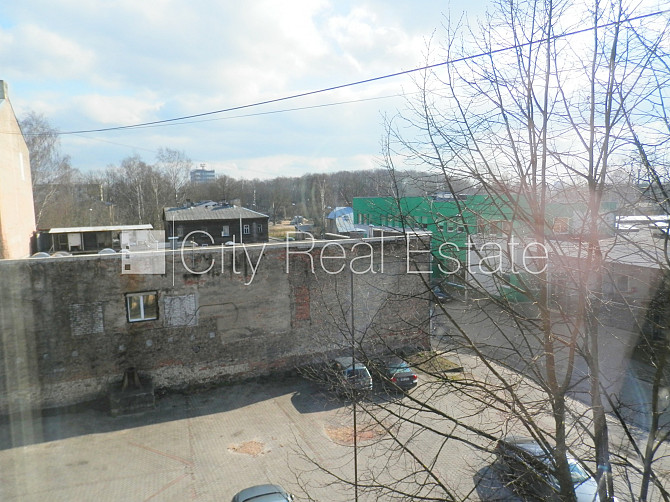 Фасадный дом, закрытый двор, бесплатная стоянка во дворе, вход со двора, Рижский район - изображение 10