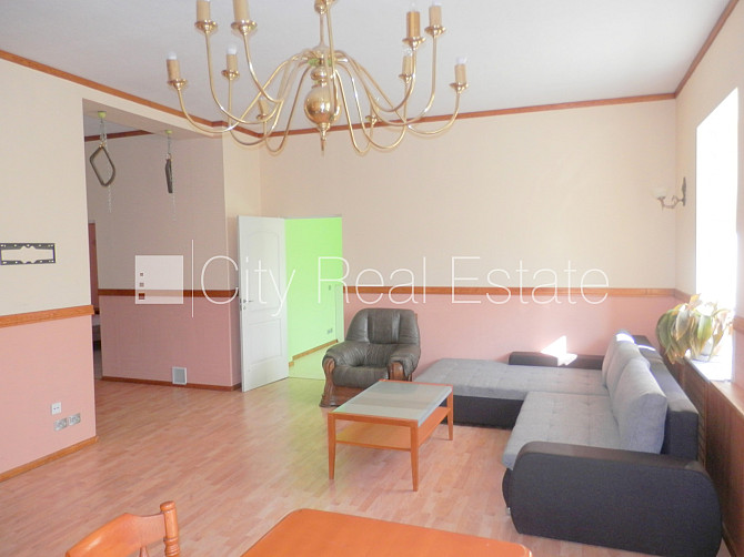 Фасадный дом, закрытый двор, бесплатная стоянка во дворе, вход со двора, Рижский район - изображение 8