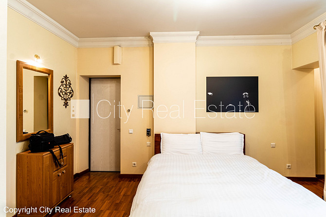 Fasādes māja, renovēta māja, ieeja no ielas, kāpņu telpa pēc kapitālā remonta, logi Rīga - foto 8