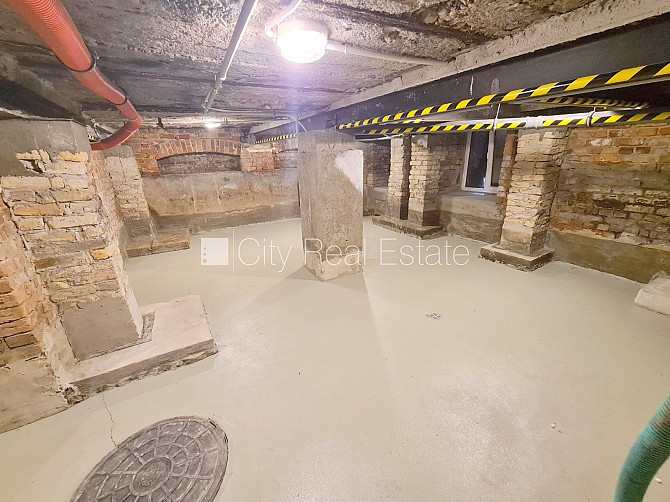 Здание во дворе, реновированный дом, закрытый двор, возможность аренды парковки, Рига - изображение 11