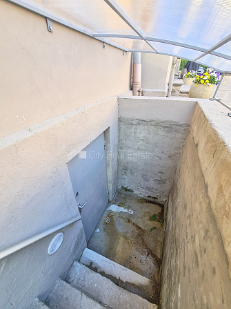 Здание во дворе, реновированный дом, закрытый двор, возможность аренды парковки, Рига - изображение 3