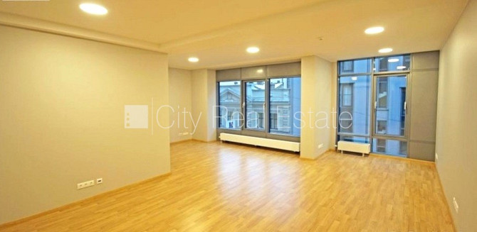 Новостройка, фасадный дом, вход со двора, лифт, окна выходят в обе стороны дома, Рига - изображение 9