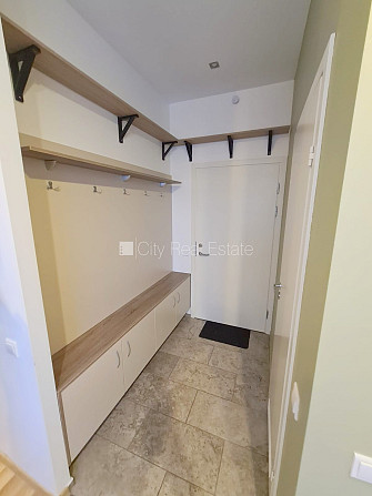 Renovēta māja, labiekārtota apzaļumota teritorija, apsargāta autostāvvieta, studio tipa, Rīga - foto 14