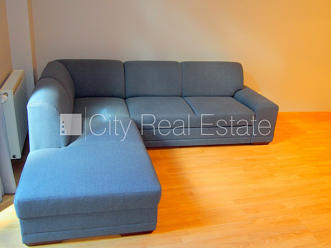 Jaunceltne, fasādes māja, labiekārtota apzaļumota teritorija, bruģēts piebraucamais ceļš, Rīga - foto 3