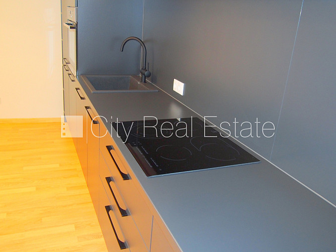 Jaunceltne, fasādes māja, labiekārtota apzaļumota teritorija, bruģēts piebraucamais ceļš, Rīga - foto 13