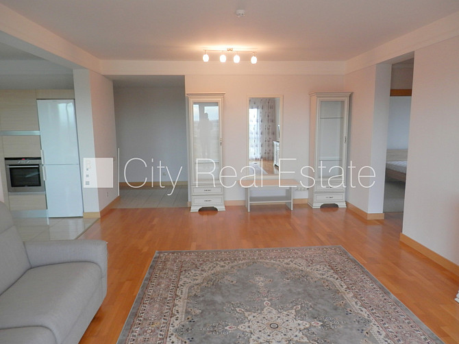 Projekts - Panorama Plaza, jaunceltne, teritorijas iebrauktuves vārti aprīkoti ar automatizētu Rīga - foto 5