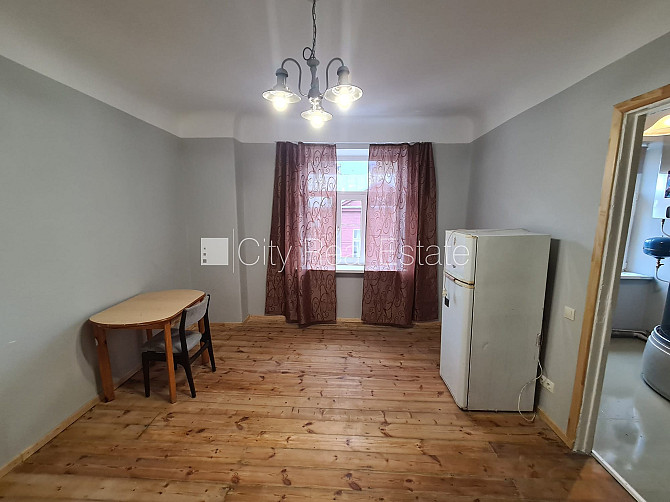 Фасадный дом, вход с улицы, окна выходят на улицу, изолированная комната, кухня, Рига - изображение 7