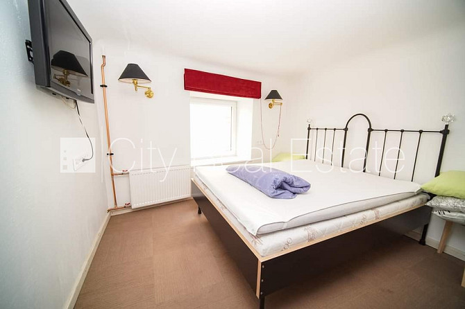 Pagalma ēka, renovēta māja, ieeja no pagalma, sauna, logi vērsti uz pagalma pusi, guļamistabu Rīga - foto 5