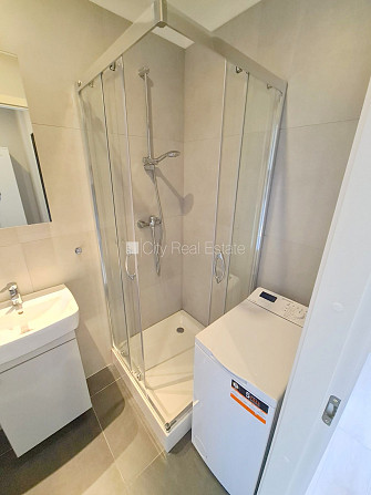 Fasādes māja, renovēta māja, slēgts pagalms, ieeja no ielas un pagalma, kāpņu telpa pēc Rīga - foto 12