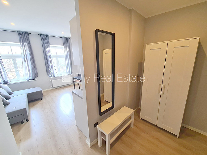 Fasādes māja, renovēta māja, slēgts pagalms, ieeja no ielas un pagalma, kāpņu telpa pēc Rīga - foto 9