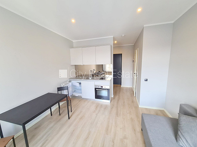 Fasādes māja, renovēta māja, slēgts pagalms, ieeja no ielas un pagalma, kāpņu telpa pēc Rīga - foto 5