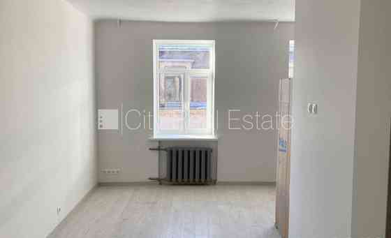 Здание во дворе, закрытый двор, вход со двора, лестничная клетка после Rīga