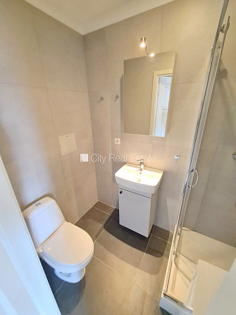 Fasādes māja, renovēta māja, slēgts pagalms, ieeja no ielas un pagalma, kāpņu telpa pēc Rīga - foto 10