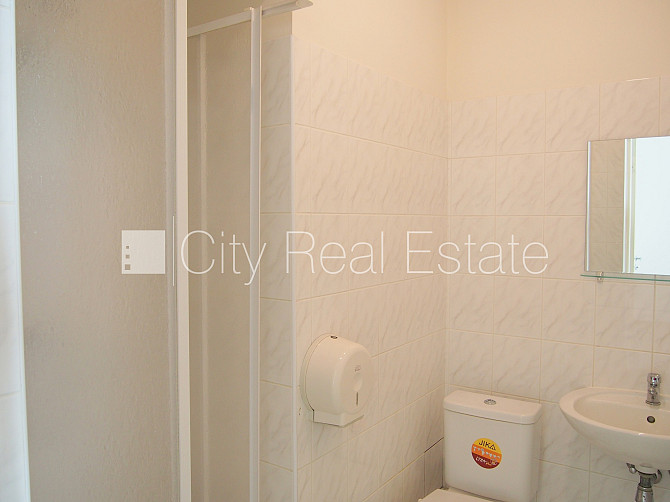 Здание во дворе, реновированный дом, закрытый двор, закрытая территория, Рига - изображение 6