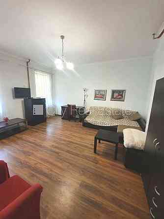 Фасадный дом, реновированный дом, вход с улицы и со двора, лестничная клетка после Rīga