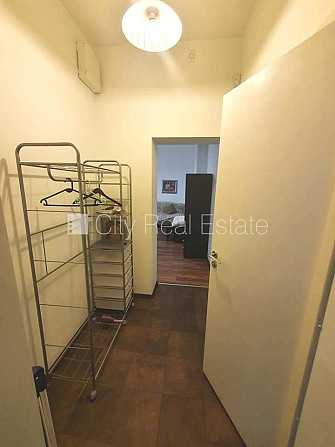 Fasādes māja, renovēta māja, ieeja no ielas un pagalma, kāpņu telpa pēc kosmētiskā Rīga - foto 12