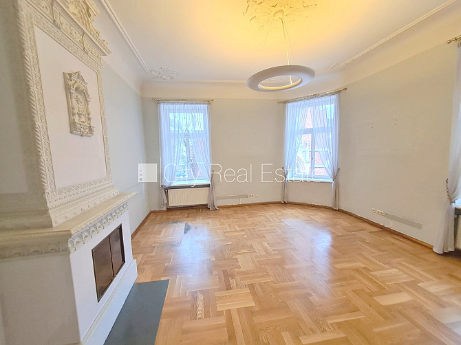 Projekts - Ģertrūdes 10, fasādes māja, renovēta māja, ieeja no ielas, ir lifts, kāpņu telpa Rīga - foto 2